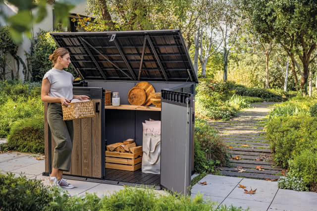 domek w ogrodzie do przechowywania np. zastawy stołowej, drena