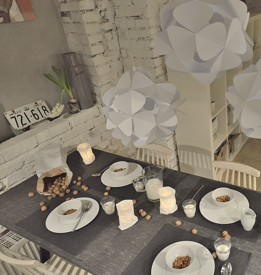 Kuchnie i jadalnię zrobiono na biało, bo w...