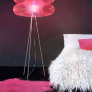 Wisząca lampa Critters składa się z...