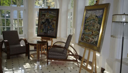 Nowoczesne malarstwo w klasycznej willi