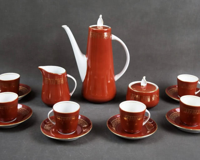 czerwony serwis do kawy