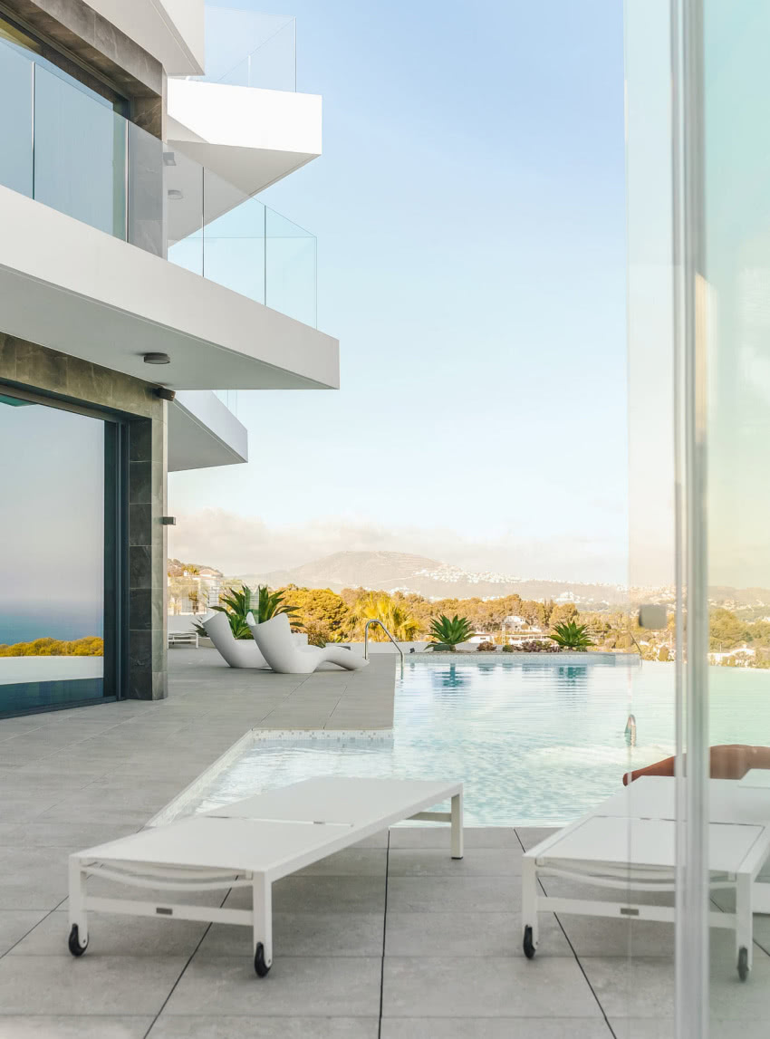 Położenie działki robi ogromne wrażenie, a wokół...