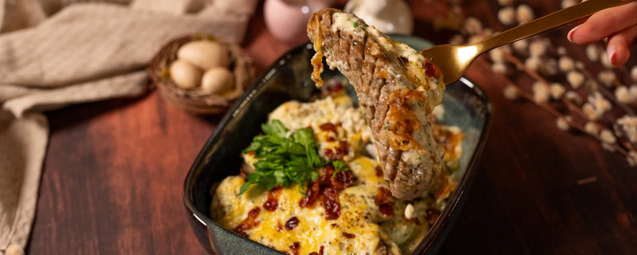 Zapiekana biała kiełbasa w sosie musztardowym