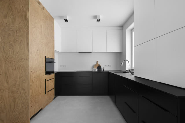 Aneks kuchenny z drewnianym fornirem