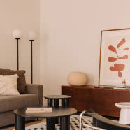 Krakowskie mieszkanie w stylu mid-century modern. Architektki zaprojektowały je pod wynajem!