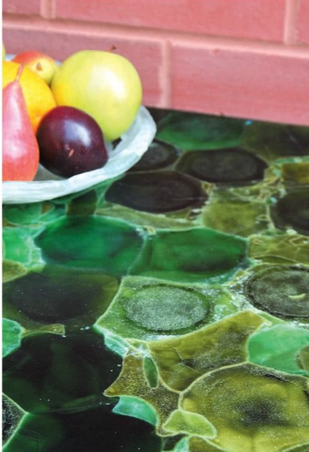 Blaty kuchenne ze szklanych butelek, Vetrazzo. 