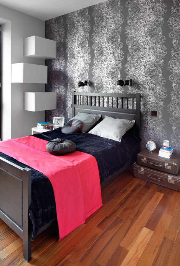 Także w sypialni Ewelina śmiało łączy stare z...