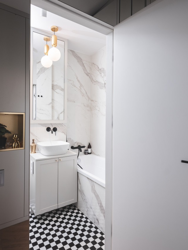 Klasyczna łazienka w czerni i bieli