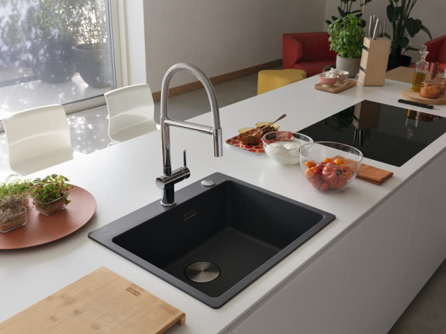 Franke nowy kolor zlewozmywaków wyrazista  łupkowa szarość