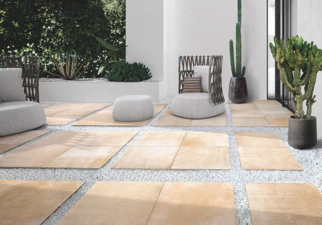 taras zrobiony z kamienia i białego żwiru