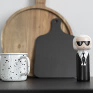 Minimalistyczne mieszkanie w Krakowie - dominuje w nim czerń i biel!