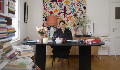 Kim jest i co tworzy Kera Till? Jej projekty znajdziemy w popularnej sieciówce!