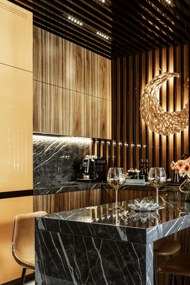 Kuchnia w drewnie i czerni