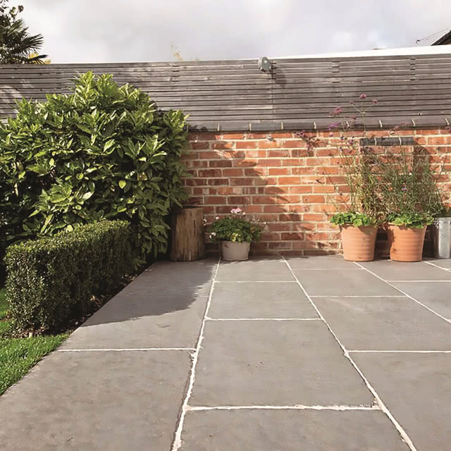 taras zrobiony z kamienia wapiennego