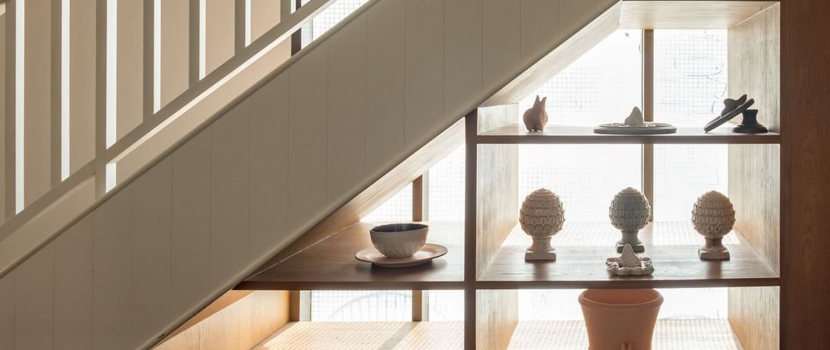 7 patentów na zabudowę pod schodami - pomysły, inspiracje i praktyczne rozwiązania