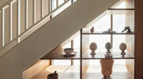 7 patentów na zabudowę pod schodami - pomysły, inspiracje i praktyczne rozwiązania