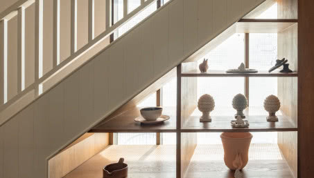 7 patentów na zabudowę pod schodami - pomysły, inspiracje i praktyczne rozwiązania