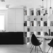 Minimalistyczne mieszkanie w Krakowie - dominuje w nim czerń i biel!