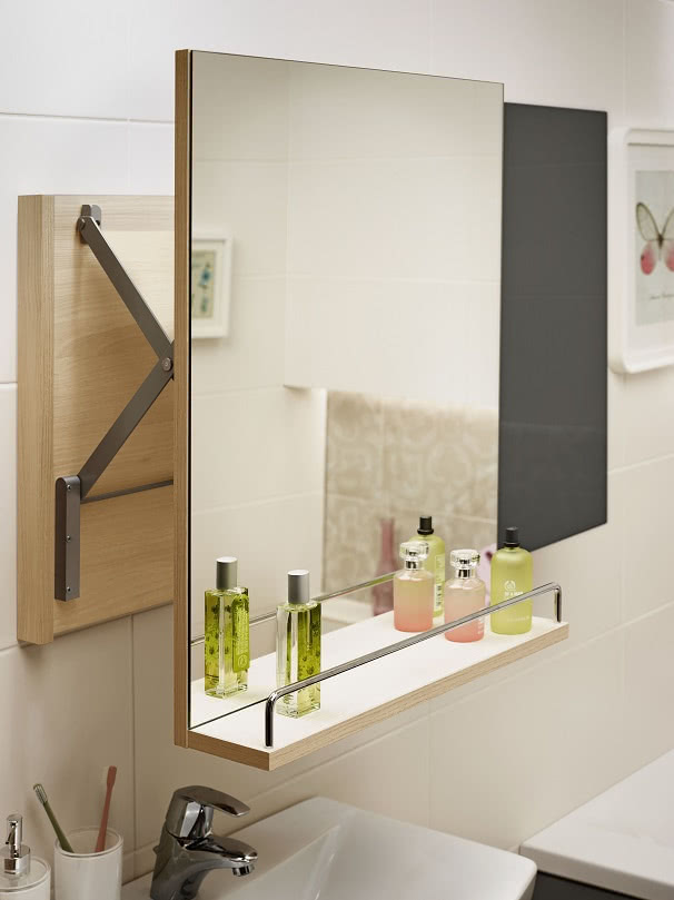 Mobilne lustro Smart możemy wygodnie zbliżać lub...