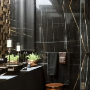 Szykowny apartament w ciemnych kolorach