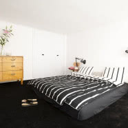 Z antresolą - mieszkanie-pracownia projektantki