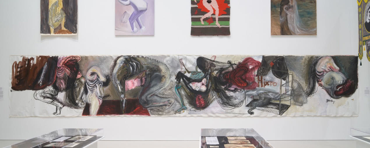 Gdy projekt milknie, sztuka mówi najgłośniej. Kulisy aranżacji wystawy „Kwestia kobieca 1550–2025”