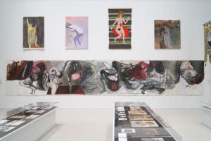 Gdy projekt milknie, sztuka mówi najgłośniej. Kulisy aranżacji wystawy „Kwestia kobieca 1550–2025”