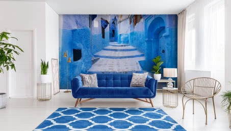 Czym pokryć ścianę w salonie?