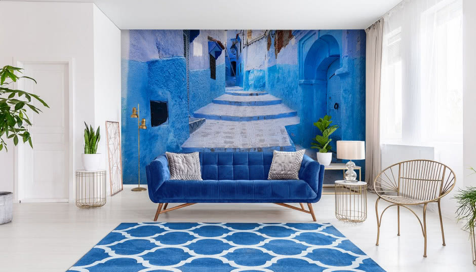 Czym pokryć ścianę w salonie?