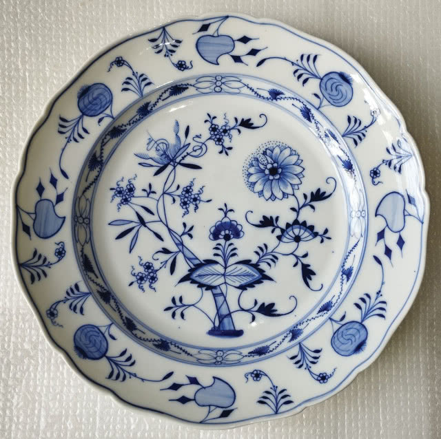 talerz ze wzorem cebul