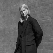 Lampa Karl-Johan występuje
w dwóch wersjach...