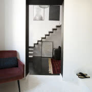 Kuchnia - białe meble i drewniany blat