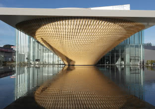 Shigeru Ban buduje z papierowych tub. Centre Pompidou-Metz poświęci mu dużą wystawę