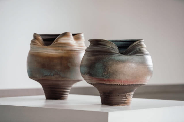 zepsute brzegi wazonów