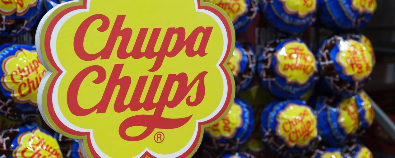 To właśnie ten szalony artysta stworzył logo lizaków Chupa Chups! Znasz przynajmniej jedną jego pracę