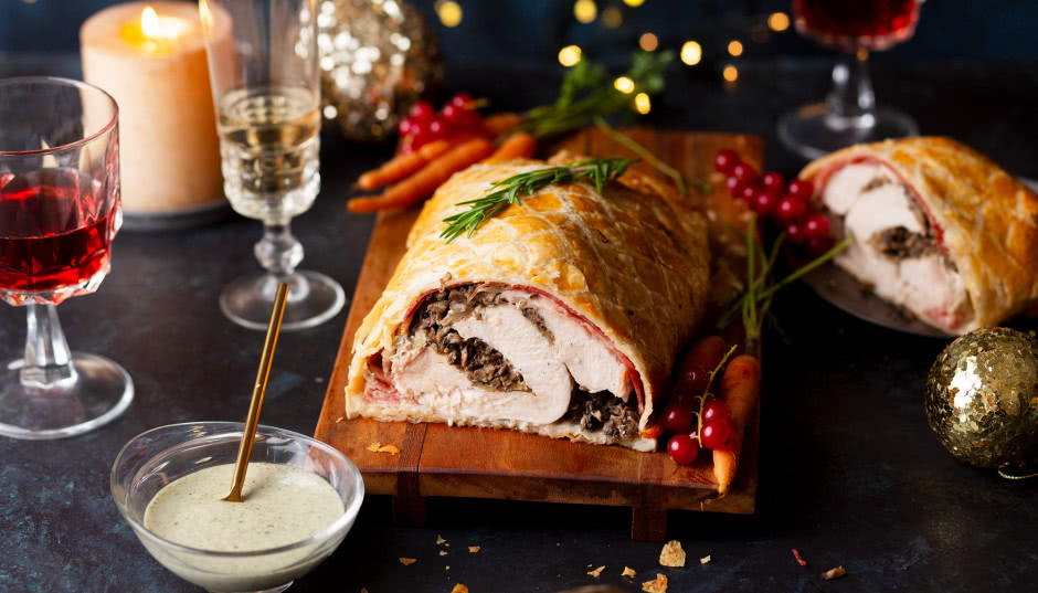 Indyk à la Wellington z sosem grzybowym