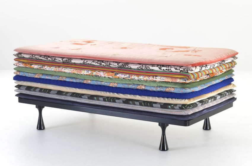 Leżanka Principessa składająca się z z wielu...