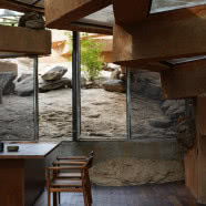 Rzeźbiarski dom w Indiach. Powstał z 4000 plastikowych butelek!