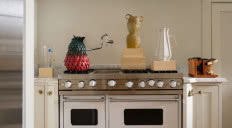 Wazony z chleba, drewna, aluminium i gliny - trzy z nich stworzyli polscy artyści