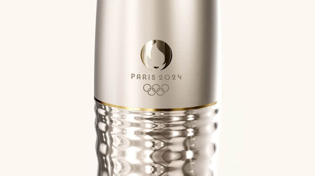 złoty pierścień pochodni