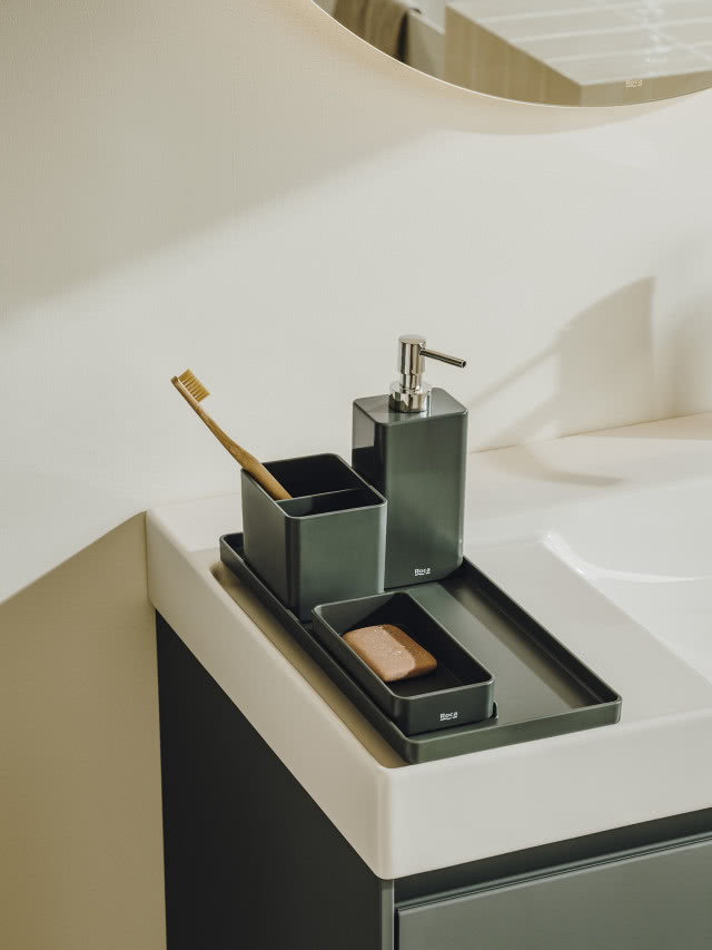 Meble do małej łazienki - sprawdzone triki na powiększenie niewielkiej przestrzeni!