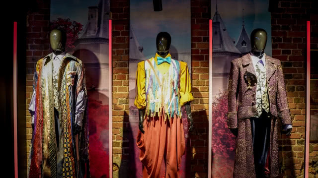 kostium na manekinie