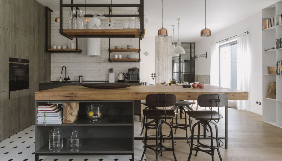 Drewno, szkło i stal w mieszkaniu wielkości domu!
