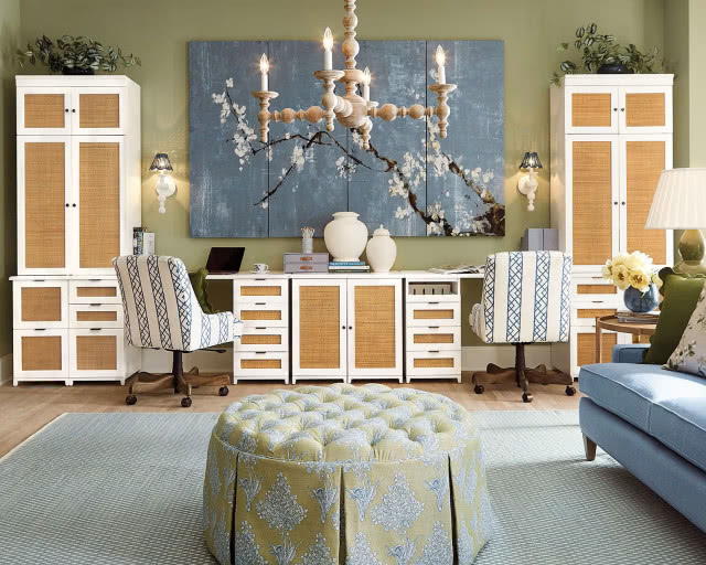 duży obraz na ścianie na wprost