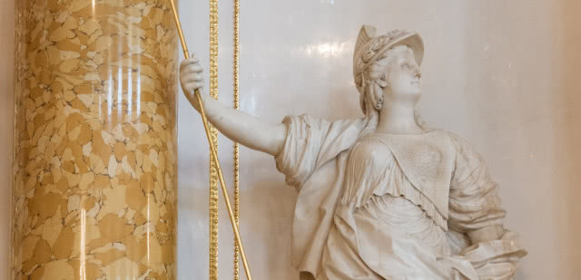 Każdy Warszawiak był tam przynajmniej raz! Co warto zwiedzić w Zamku Królewskim w Warszawie?