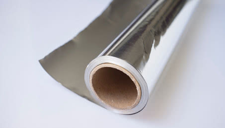 Nie popełniajcie tego błędu. Sprawdźcie jak używać folii aluminiowej. Będziecie w szoku