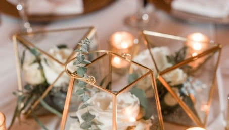 Weddingowy zawrót głowy! Jak udekorować salę ślubną i nie zbankrutować