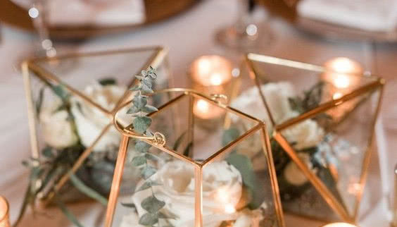 Weddingowy zawrót głowy! Jak udekorować salę ślubną i nie zbankrutować