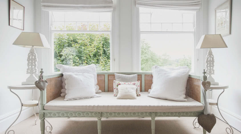 Dom w styl shabby chic. Jak urządzić wnętrza w tym stylu i czym charakteryzuje się shabby chic?