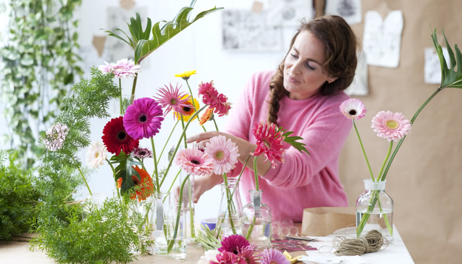 Kwiaty w wazonie na cztery pory roku